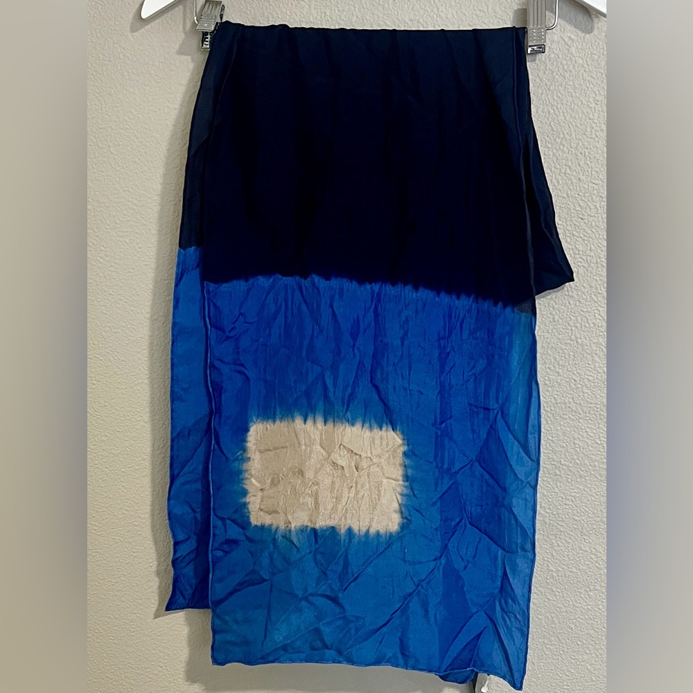 NWT Eileen Fisher 100% Silk Navy/Blue Cream Scarf